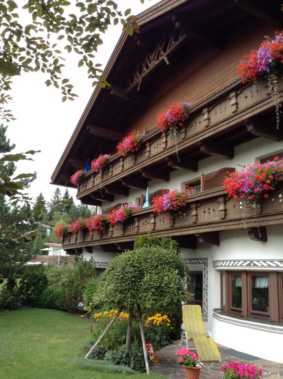 Hotel Garni Almhof Seefeld in Tirol Buitenkant foto