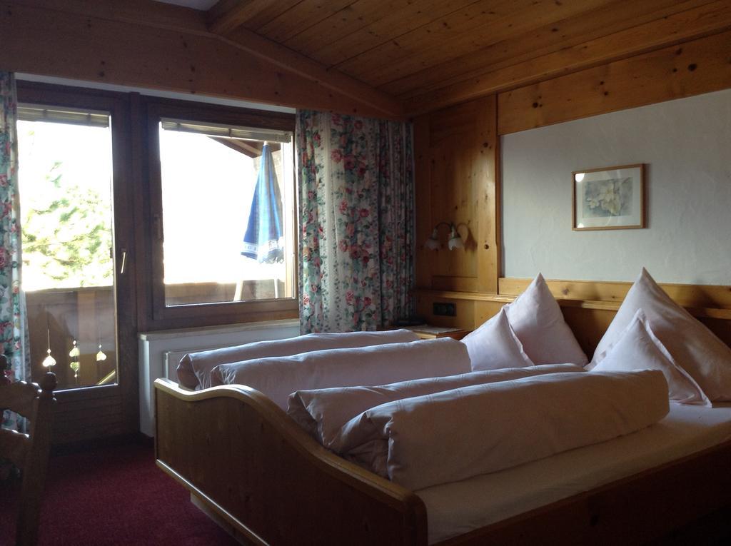 Hotel Garni Almhof Seefeld in Tirol Buitenkant foto